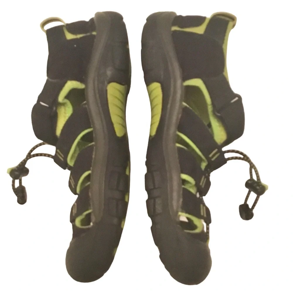 KEEN WaterpKids Sandals Newport H2 Closed Toe Black/ Lime Shoe Size-3